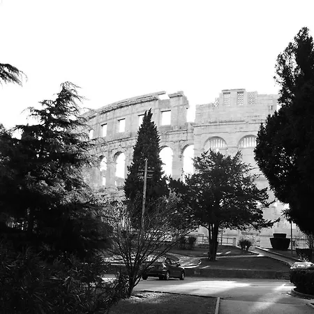 Apartament In Center Pula
