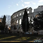 In Center Διαμέρισμα