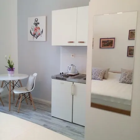 In Center דירה *